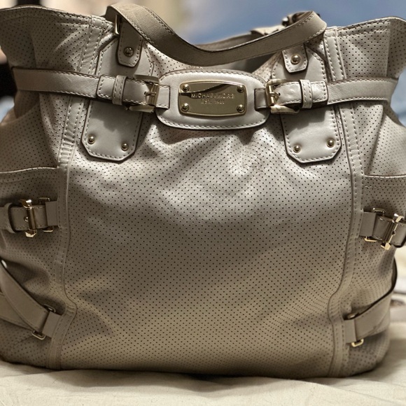 Michael Kors Hand Bag - Picture 5 of 16